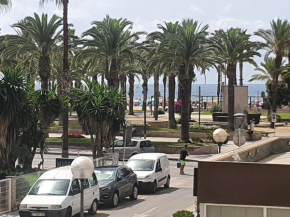 Salou .Novelty1...primera linia de mar ...